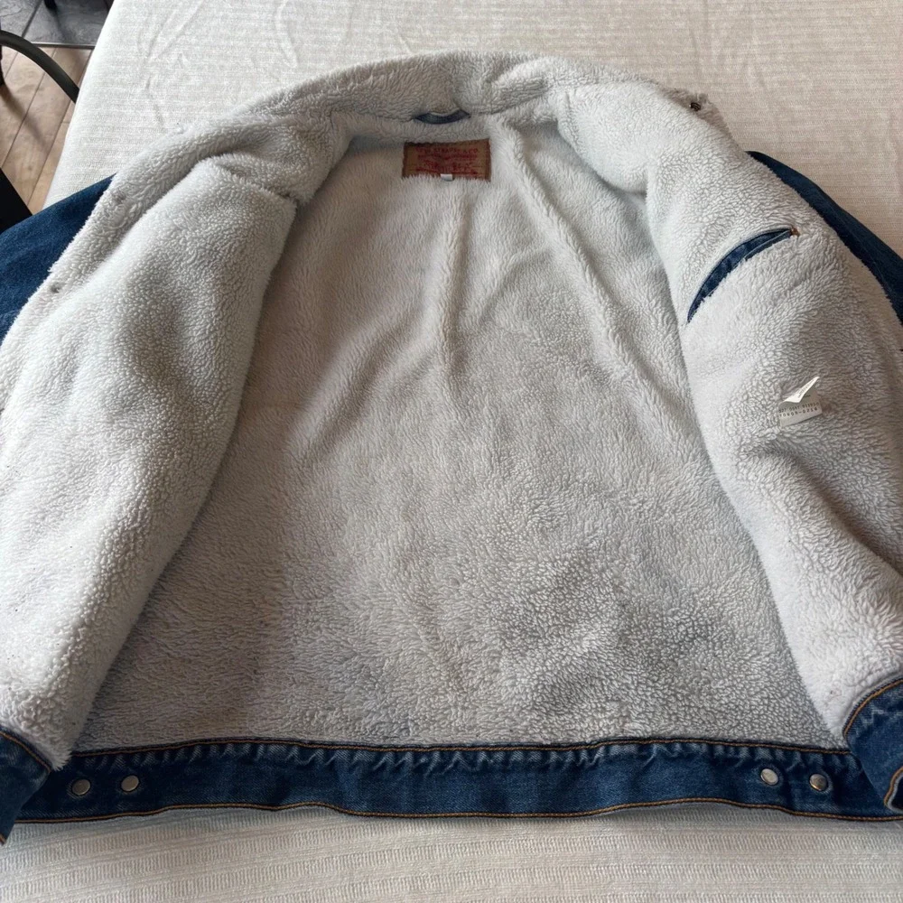 Vintage 90's Levis Sherpa Lined Trucker Jacket Blue Denim Made in USA XL